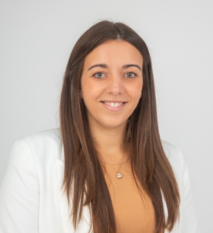 Dra. Cláudia da Silva Ferreira